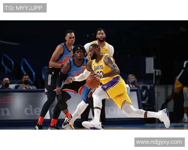 热火与湖人G4激战回顾球星表现与关键时刻精彩解析 热火与湖人G4激战回顾球星表现与关键时刻精彩解析